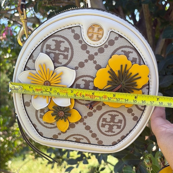 NWT Tory Burch Yellow and White Floral Circle Bag - Picture 12 of 14